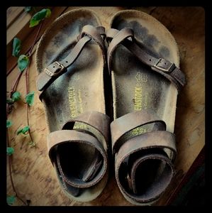 Birkenstocks Yara in oiled leather